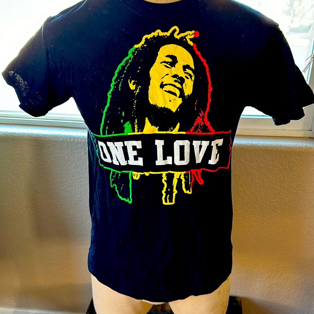 One Love graphic Tee